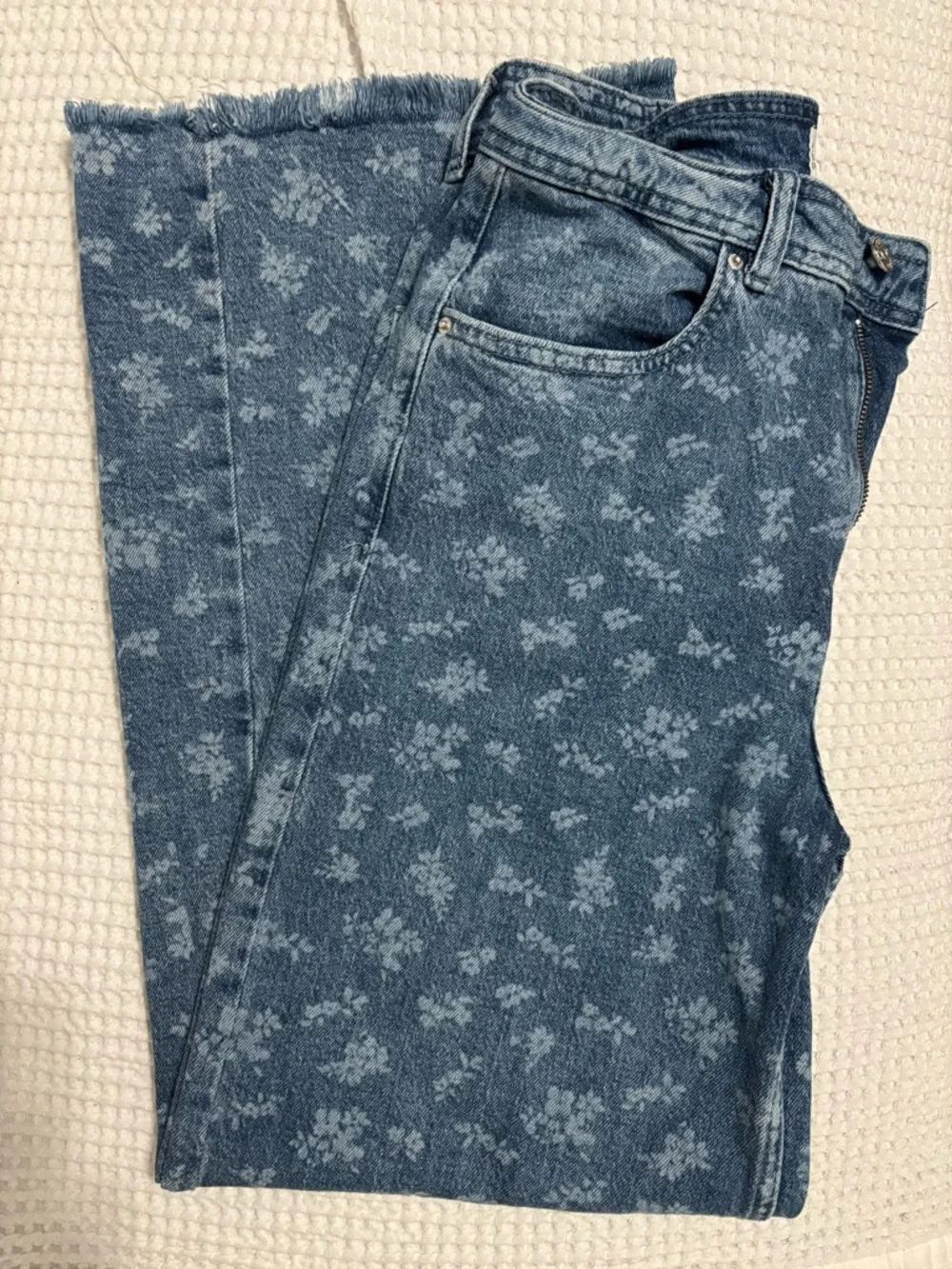 MNG Blue Floral Print Women’s Jeans - Picture 1 of 2